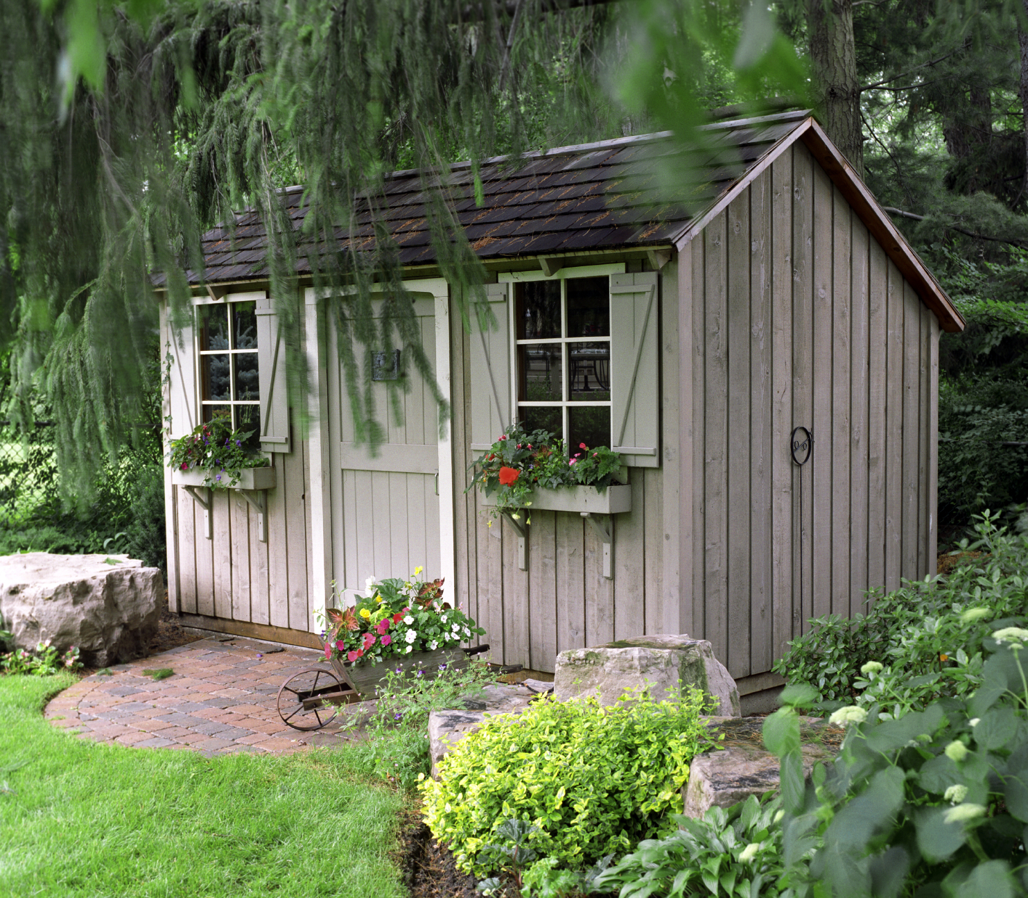 Tifany Blog: My How to make a shed pretty