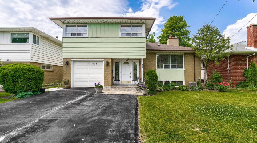 428 Martin Grove Rd Etobicoke