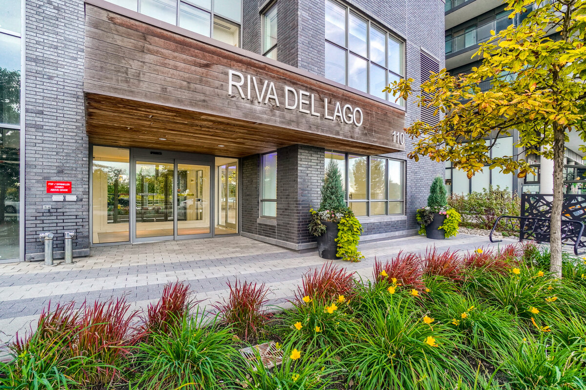110 Marine Parade Dr Upper Penthouse 3 For Sale in Mimico